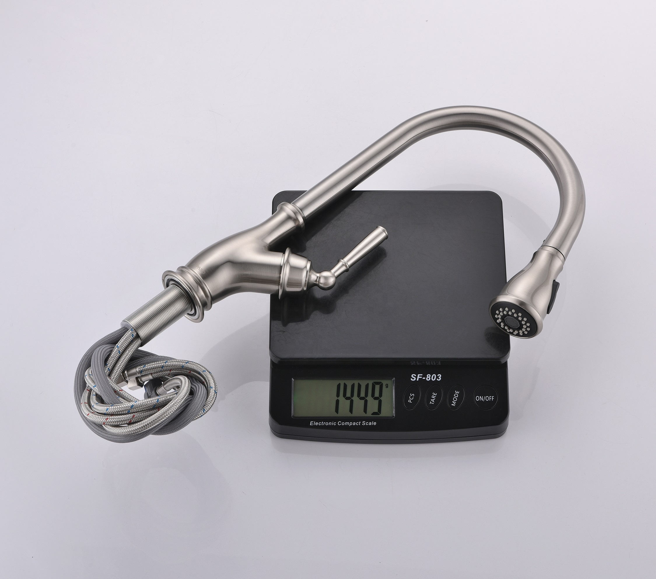 APS274-BN SUS304 Grifo de fregadero de cocina de acero inoxidable Grifo de cocina giratorio 360 extraíble